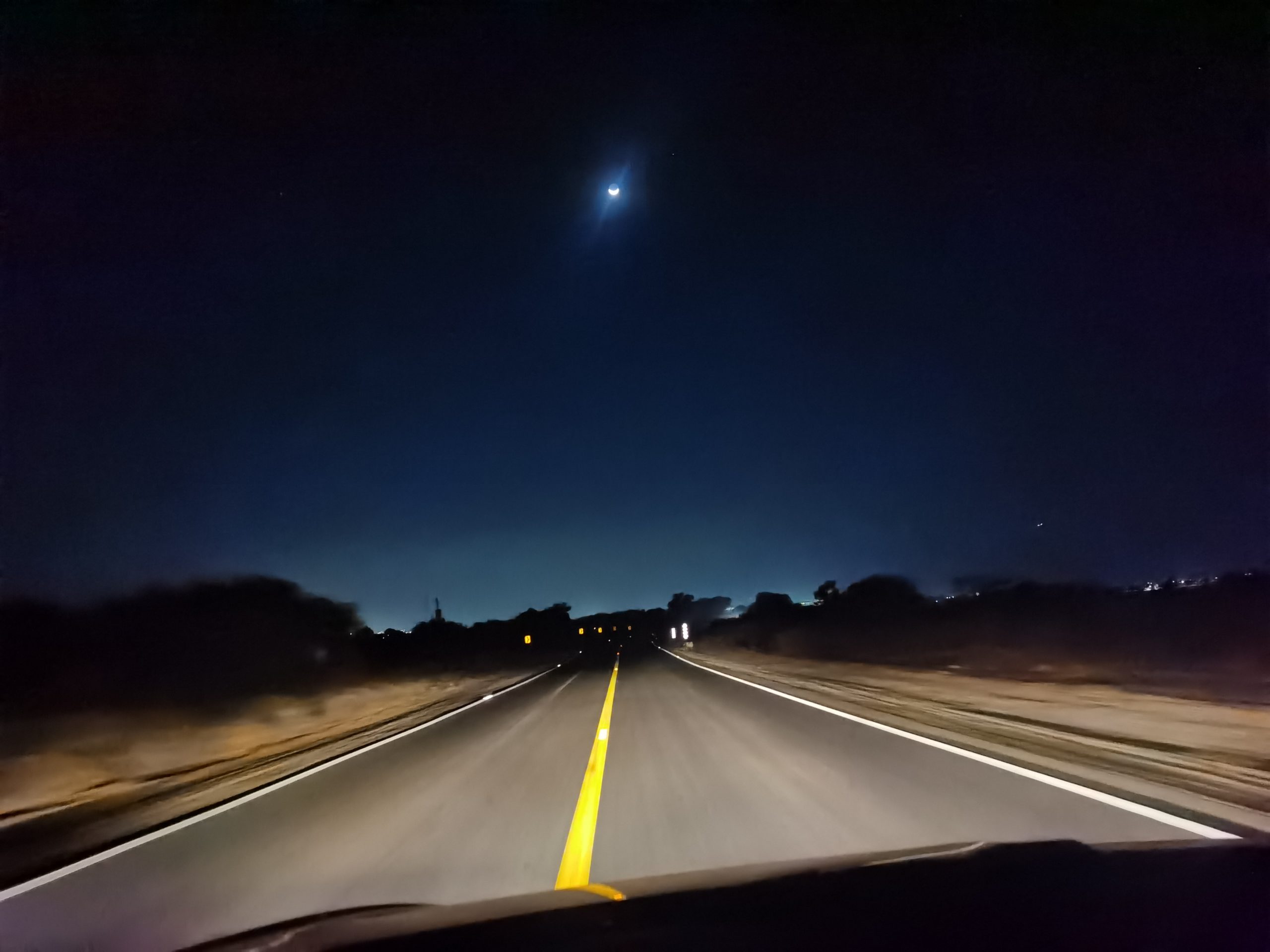 De noche en la carretera